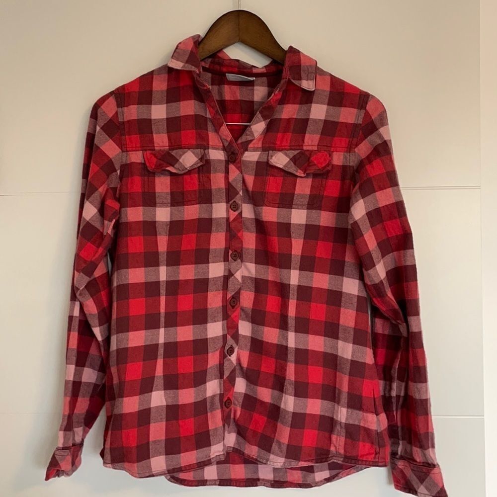 Columbia Flannel Red Button Down Shirt Size Small Two Front Pockets